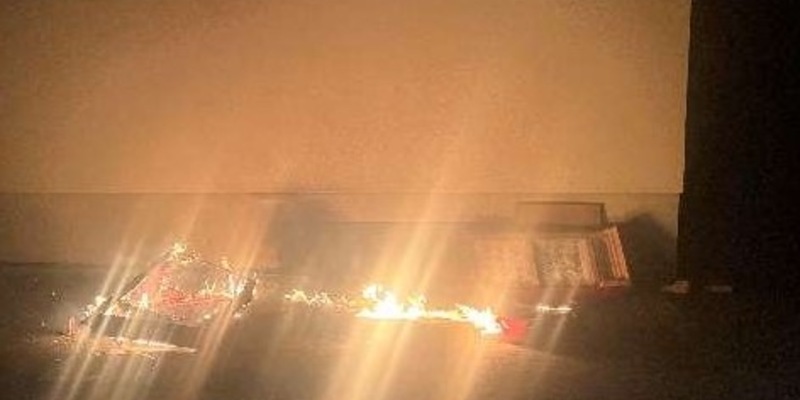 POL-ROW: ++ Zeven: Brennender Sperrmüll verursacht Sachschaden an Hauswand ++ - Foto: presseportal.de