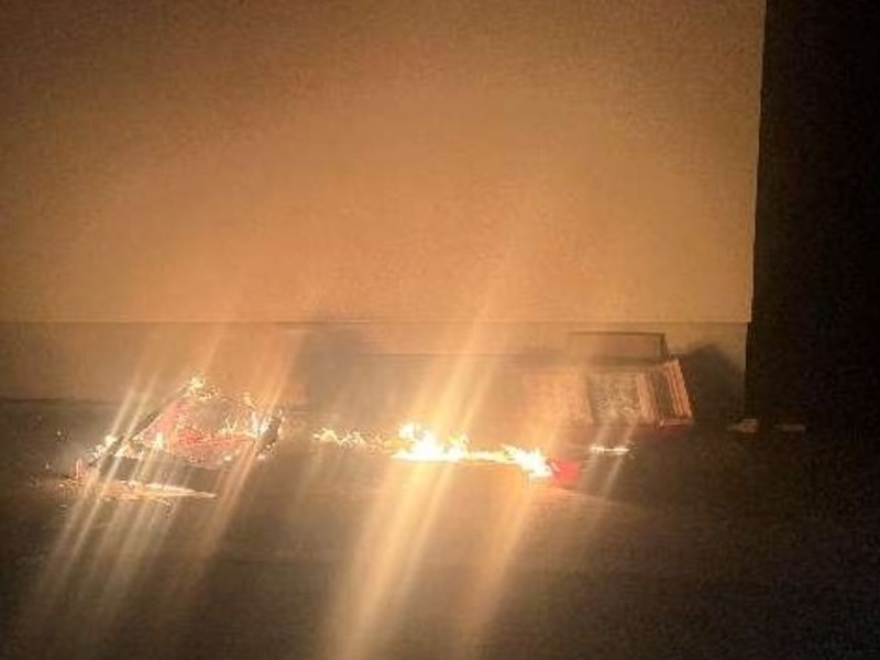 POL-ROW: ++ Zeven: Brennender Sperrmüll verursacht Sachschaden an Hauswand ++ - Foto: presseportal.de