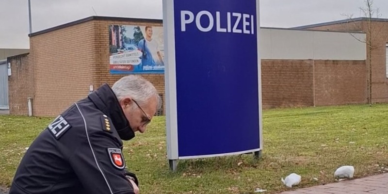 POL-ROW: Orange Day: Polizeiinspektion Rotenburg setzt Zeichen gegen Gewalt an Frauen - Foto: presseportal.de
