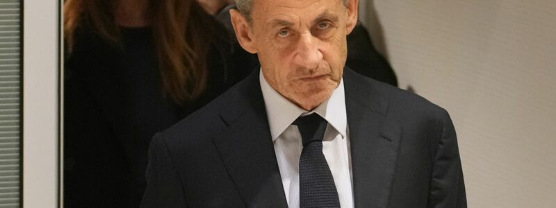 Frankreichs Ex-Präsident Sarkozy muss eine weitere Haftstrafe verbüßen. (Archivbild) - Foto: Christophe Ena/AP/dpa