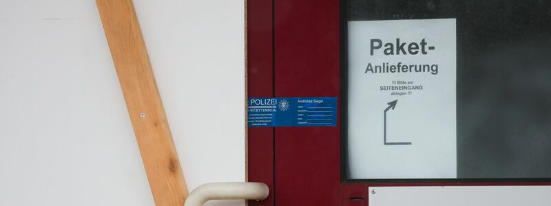 Die Ermittlungen der Polizei laufen.  - Foto: Christoph Schmidt/dpa