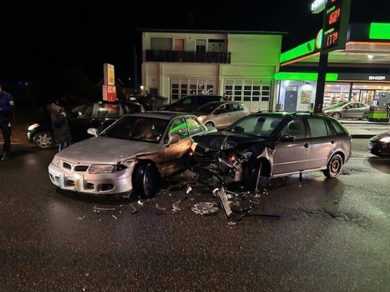 POL-PDLD: Bad Bergzabern - Verkehrsunfall mit drei leichtverletzten Personen - Foto: presseportal.de