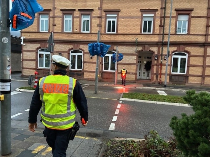 POL-PDLD: Bad Bergzabern - Polizei als Freund und Helfer der jüngsten Verkehrsteilnehmer - Foto: presseportal.de