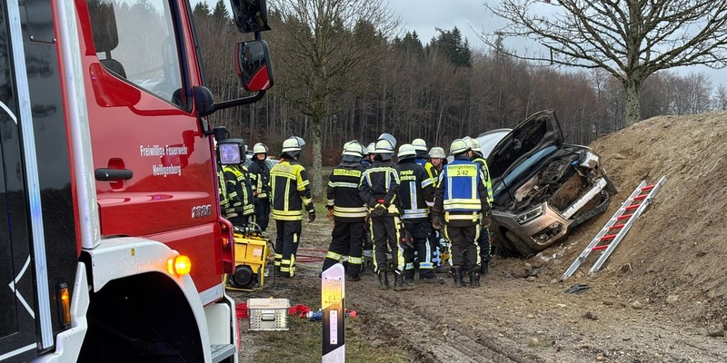 KFV Bodenseekreis: Verkehrsunfall: Feuerwehr befreit Fahrerin aus Zwangslage - Foto: presseportal.de