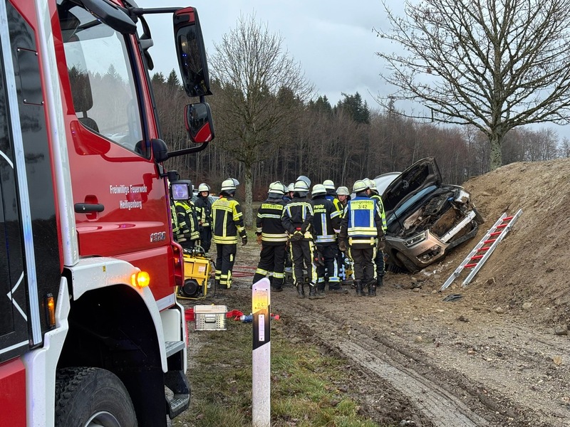 KFV Bodenseekreis: Verkehrsunfall: Feuerwehr befreit Fahrerin aus Zwangslage - Foto: presseportal.de