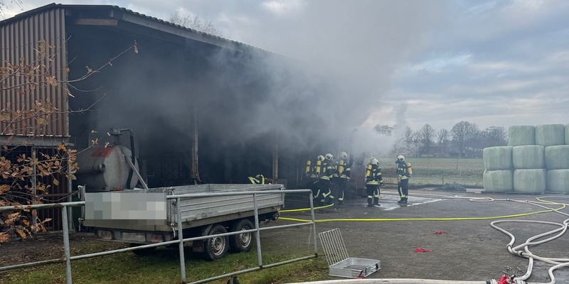 FW-AUR: Hallenanbau brannte aus - Foto: presseportal.de