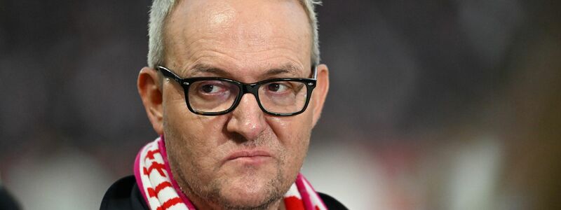 VfB-Vorstandschef Wehrle hat seinem Ärger Luft gemacht. - Foto: Marijan Murat/dpa