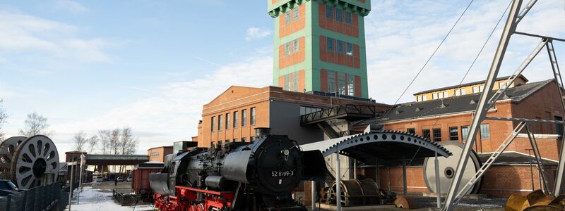 Blick auf das Museum «Kohlewelt» in Oelsnitz bei Chemnitz. Hier wurde Bilanz über das Kulturhauptstadtjahr 2025 gezogen. - Foto: Sebastian Kahnert/dpa