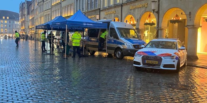 POL-MS: Polizei informiert gemeinsam mit niederländischen Kollegen auf Münsteraner Weihnachtsmärkten - Expertinnen und Experten der Verkehrs- und Kriminalprävention geben Tipps - Foto: presseportal.de