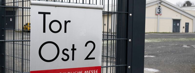 Mit rund 1.000 Leuten will sich die AfD in der Messe Gießen treffen - gesetzt den Fall, sie kommen durch. (Archivbild) - Foto: Boris Roessler/dpa