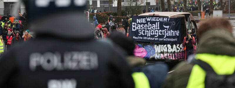 Die Demonstranten reisten aus dem gesamten Bundesgebiet an. - Foto: Hannes P. Albert/dpa