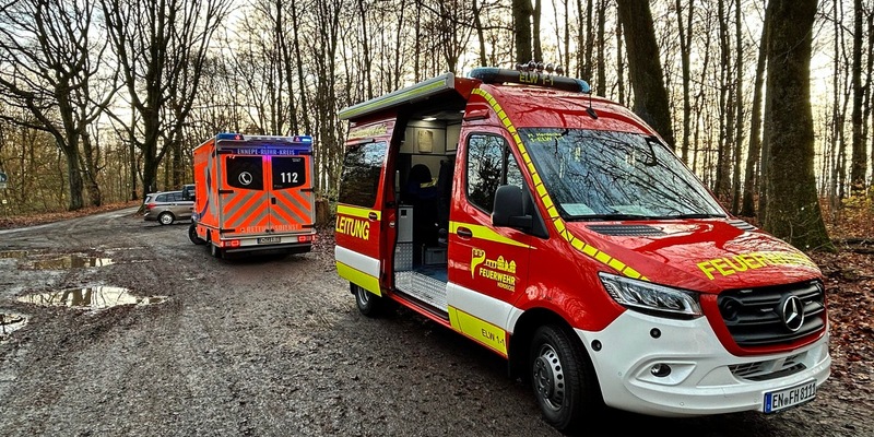 FW-EN: Medizinischer Notfall während Veranstaltung im Waldgebiet - Umfangreicher Einsatz von Feuerwehr und Rettungsdienst - Foto: presseportal.de