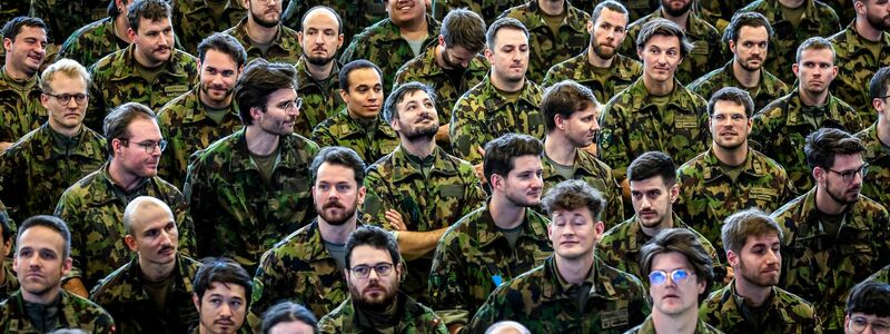 Soll der bisherige Militärdienst zu einem Bürgerdienst für alle ausgeweitet werden? (Archivbild) - Foto: Michael Buholzer/KEYSTONE/dpa