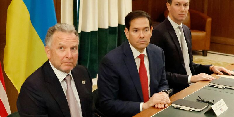 Rubio macht nach den Gesprächen mit der ukrainischen Delegation klar, dass es noch einiges zu tun gebe.  - Foto: Terry Renna/AP/dpa