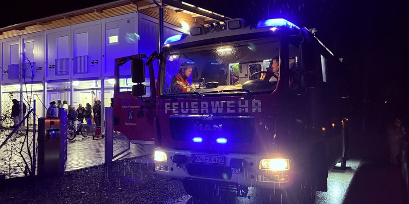 FW Reichenau: Ausgelöste Brandmeldeanlage in der Gemeinschaftsunterkunft, 30.11.2025, Reichenau-Mittelzell - Foto: presseportal.de