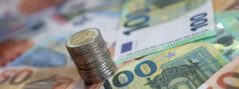 Wissen von wo es kommt: Honiggläser müssen künftig alle Herkunftsländer samt Mengenanteilen ausweisen. (Symbolbild) - Foto: Karl-Josef Hildenbrand/dpa