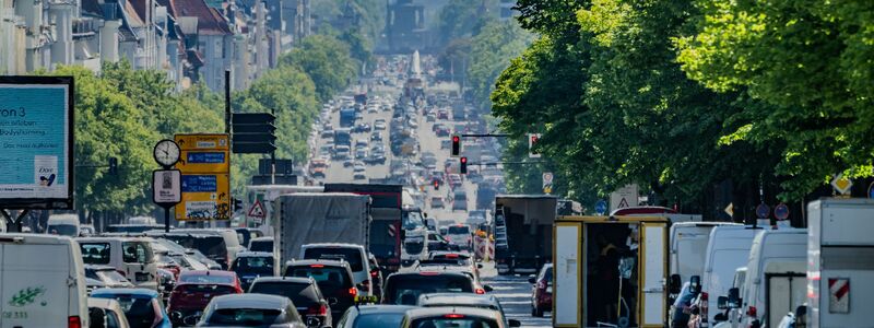 Neue Regionalklassen können die Kfz-Beiträge erhöhen oder senken. (Archivbild) - Foto: Michael Kappeler/dpa
