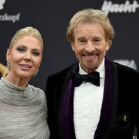 Bei Gottschalks gibt es an Weihnachten Gottesdienst, Gans und Klaviermusik. (Archivbild) - Foto: Felix Hörhager/dpa