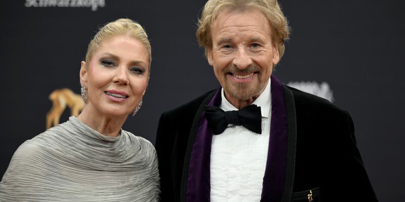 Bei Gottschalks gibt es an Weihnachten Gottesdienst, Gans und Klaviermusik. (Archivbild) - Foto: Felix Hörhager/dpa