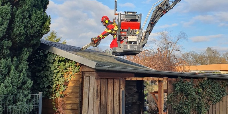 FW-ROW: Brand eines Schuppens in der Neptunstraße in Rotenburg - Foto: presseportal.de