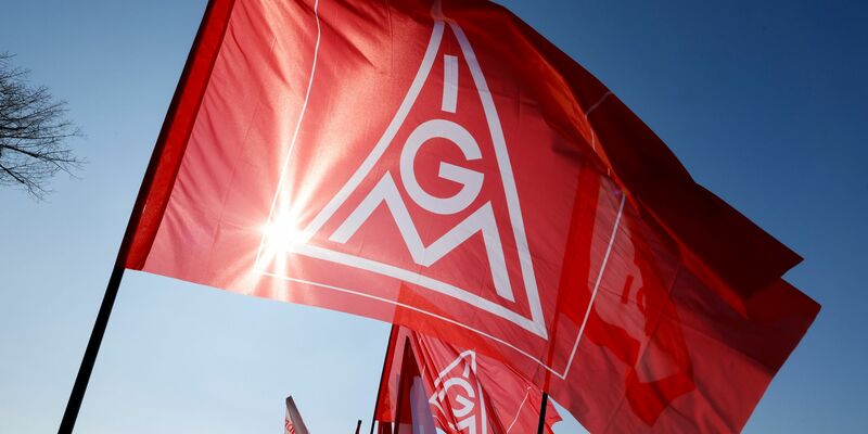 Eine neue Steuerregelung soll die Mitgliedschaft in einer Gewerkschaft attraktiver machen. (Illustration) - Foto: Thomas Banneyer/dpa