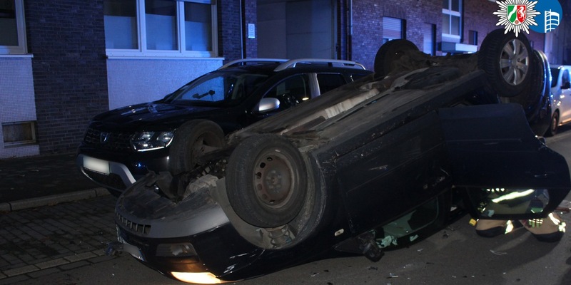 POL-OB: Pkw überschlägt sich nach Zusammenstoß - Foto: presseportal.de