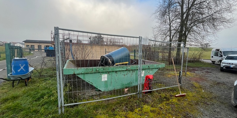 POL-HN: Zeugen nach Unfallflucht gesucht, Gewässerverunreinigung - Zeugenaufruf - Foto: presseportal.de
