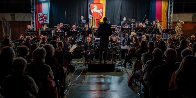 POL-BS: Benefizkonzert der ZPD Niedersachsen und PD Braunschweig erzielt 3.000 Euro für die interaktive Dauerausstellung Rosenstraße 76 - Foto: presseportal.de