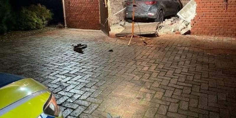 POL-CUX: Verkehrsunfallflucht mit hohen Sachschaden in Uthlede (Foto im Anhang) - Foto: presseportal.de