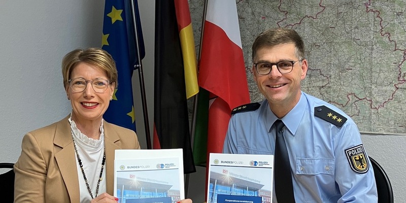 POL-MS: Gemeinsame Streifen für mehr Sicherheit am Hauptbahnhof Polizei Münster und Bundespolizeiinspektion Münster verstärken Zusammenarbeit - Foto: presseportal.de