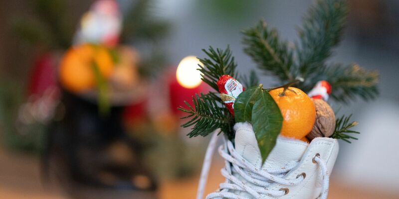 Jeder dritte Verbraucher in Deutschland plant zum Nikolaustag Einkäufe. - Foto: Marijan Murat/dpa