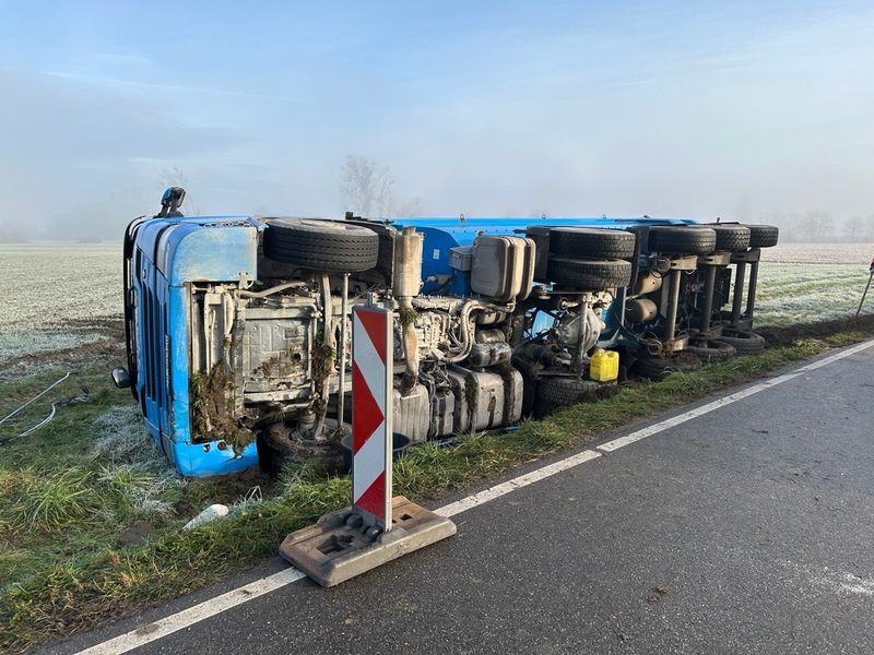 POL-PDLD: Leimersheim - LKW umgekippt - Foto: presseportal.de