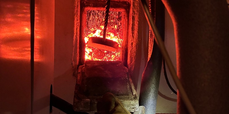 FW-OLL: Schornsteinbrand kann schnell eingedämmt werden - Flammen schlagen aus Kamin - Foto: presseportal.de