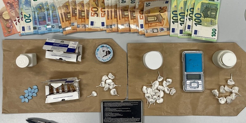 POL-K: 251202-1-K Drogen und mutmaßliches Dealgeld bei Verkehrskontrolle sichergestellt - Wohnungsdurchsuchung führt zu weiteren Funden - Foto: presseportal.de