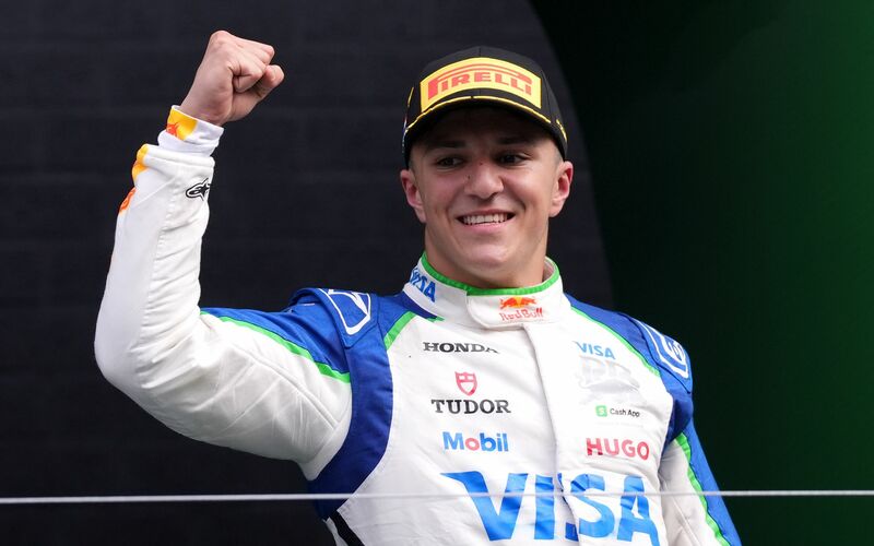 Isack Hadjar wird der neue Teamkollege von Max Verstappen. (Archivbild)  - Foto: Bradley Collyer/PA Wire/dpa