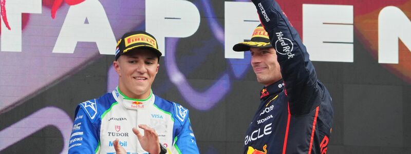 Im kommenden Jahr fährt Hadjar (l) zusammen mit Max Verstappen. (Archivbild)  - Foto: Peter Dejong/AP/dpa
