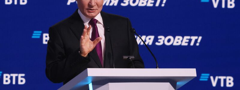 Kremlchef Putin kritisiert die Vorbedingungen der Europäer für einen Frieden.  - Foto: Sergei Ilnitsky/EPA Pool via AP/dpa