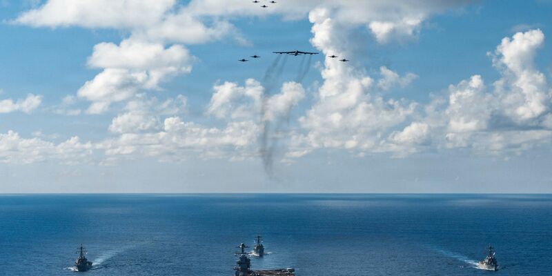 Das US-Militär hat in der Region zahlreiche Kriegsschiffe zusammengezogen, die teils auch im Kampf gegen angebliche Drogenschmuggler eingesetzt werden. (Symbolbild) - Foto: Petty Officer 3rd Class Gladjimi/U.S. Pentagon/dpa