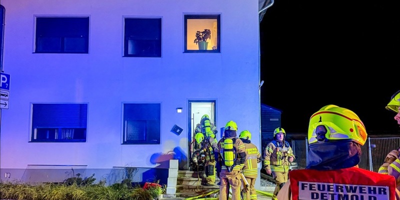 FW-DT: Gemeldeter Wohnungsbrand - Essen auf Herd verursacht starke Rauchentwicklung - Foto: presseportal.de
