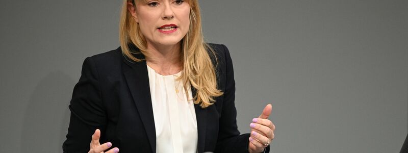 Die Linken-Abgeordnete Clara Bünger warnt davor, die Frage zu ignorieren. (Archivbild) - Foto: Niklas Graeber/dpa