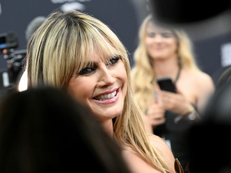 Supermodel Heidi Klum wird die Auslosung zur Endrunde der Fußball-WM 2026 moderieren. (Archivbild)  - Foto: Felix Hörhager/dpa