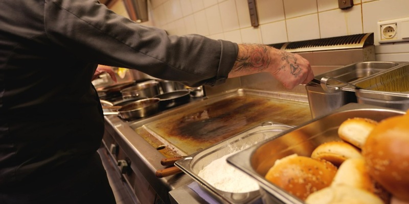 Die Altfett-Mafia: Kriminelle stehlen bundesweit altes Speisefett im Millionenwert / Recherche des Saarländischen Rundfunks beleuchtet Geschäft mit ungewöhnlichem Diebesgut - Foto: presseportal.de