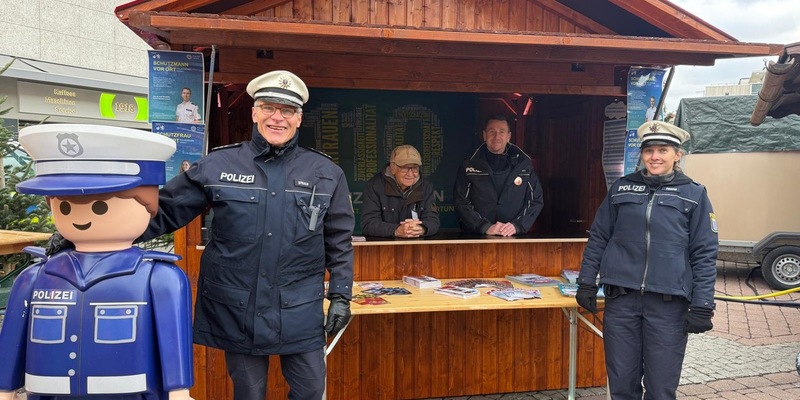 POL-OF: Polizei zeigte auf Weihnachtsmarkt Präsenz: tea for free an der SvO-Hütte - Foto: presseportal.de
