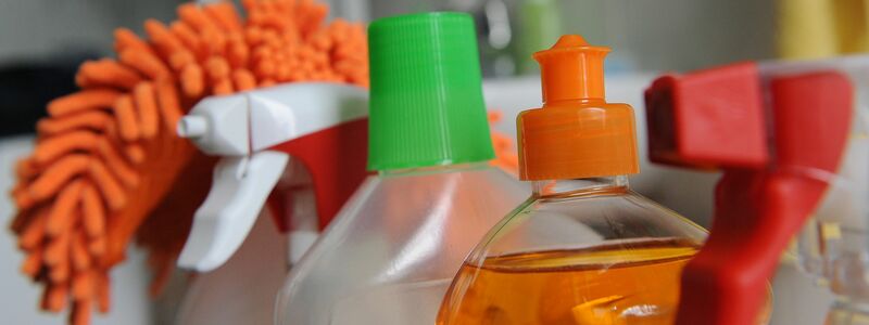 Die Branche sagt: Gerade in herausfordernden Zeiten investieren viele Menschen in ein gepflegtes Äußeres und ein sauberes Zuhause. (Symbolbild) - Foto: Jens Kalaene/dpa