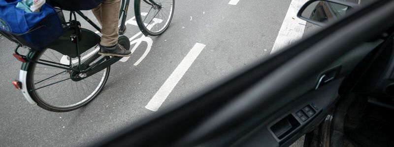 Die Gefahr durch Dooringunfälle wird in der Regel unterschätzt. (Archivfoto)  - Foto: Sebastian Gollnow/dpa