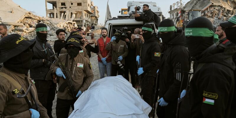 Die übergebene Leiche ist als die eines vermissten Thailänders identifiziert worden. (Archivbild) - Foto: Jehad Alshrafi/AP/dpa