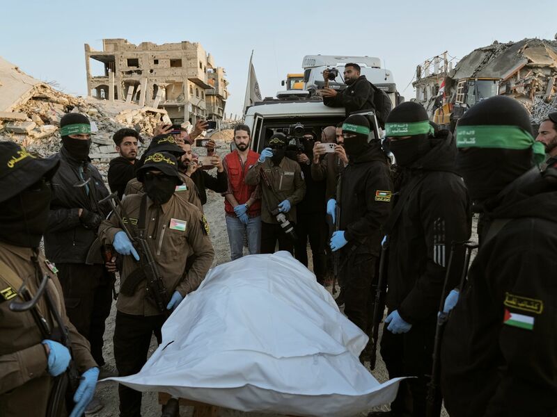 Die übergebene Leiche ist als die eines vermissten Thailänders identifiziert worden. (Archivbild) - Foto: Jehad Alshrafi/AP/dpa