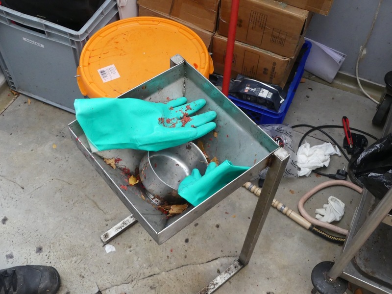 ZOLL-E: Staatsanwaltschaft Düsseldorf und Zollfahndung Essen durchsuchen mutmaßlich illegale Shisha-Tabak-Anlage - über 2,7 Tonnen Shisha-Tabak sichergestellt - Foto: presseportal.de