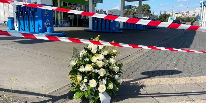 Der Prozess um den getöteten Polizisten in Völklingen beginnt laut Verteidiger voraussichtlich Anfang März 2026. (Archivbild) - Foto: Christian Schultz/dpa