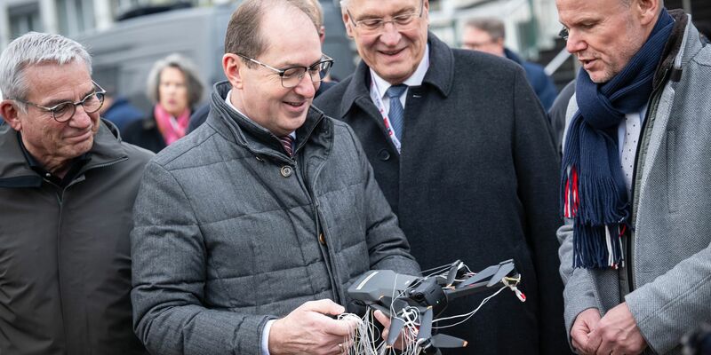 Auch die Innenministerien der Länder haben bereits Kapazitäten zur Abwehr von Drohnen aufgebaut.  - Foto: Sina Schuldt/dpa